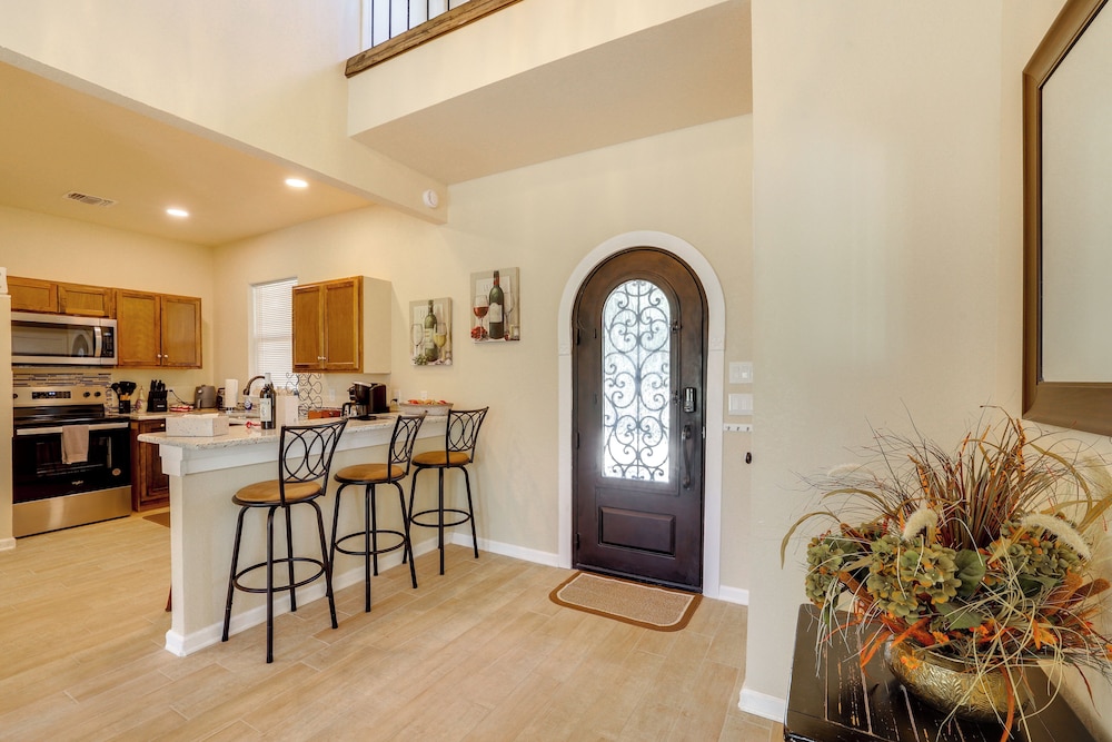 Hill Country Casita Near Guadalupe River!