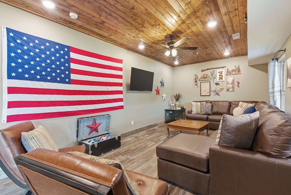 Family Camp Home for 17