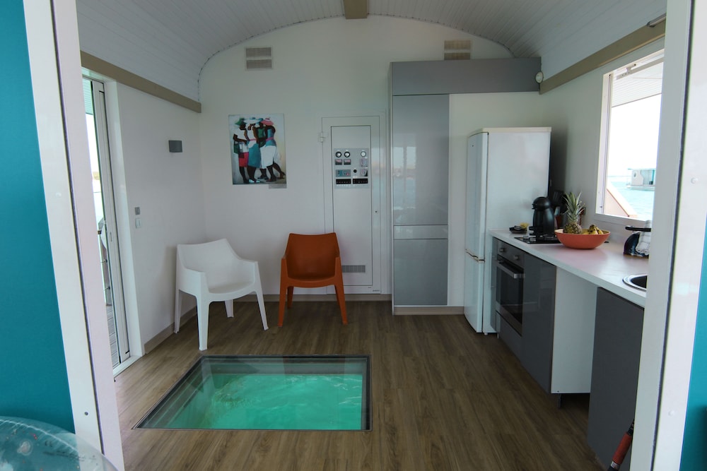 Aqua Lodge