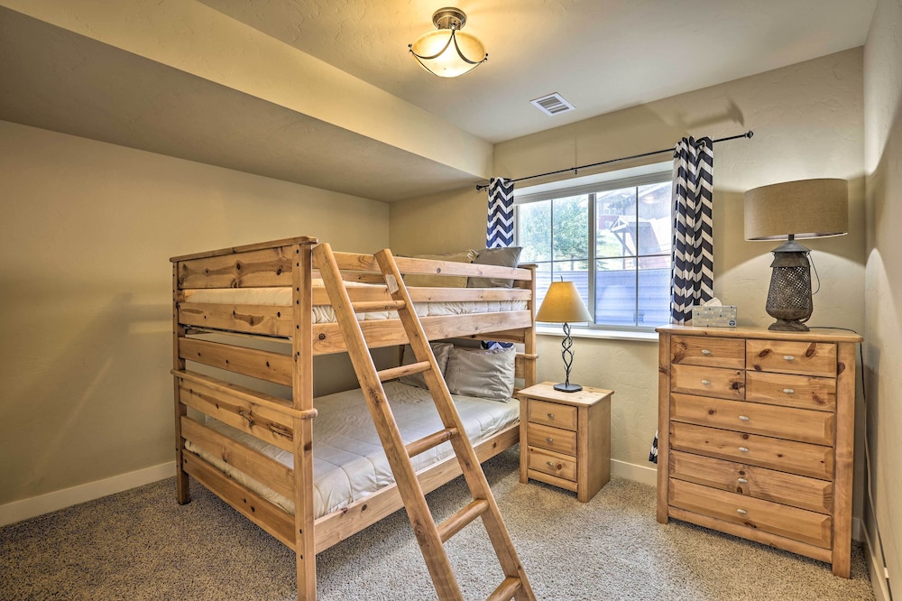 Deluxe Granby Ranch Hillside Home: Private Hot Tub