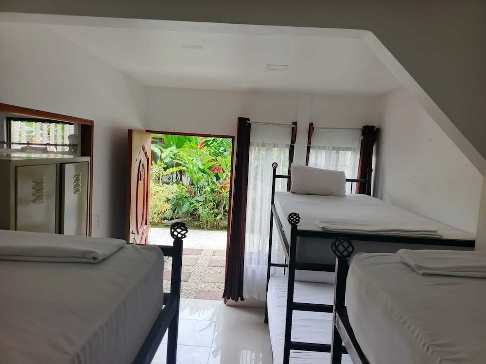 Arenal Hostel Resort