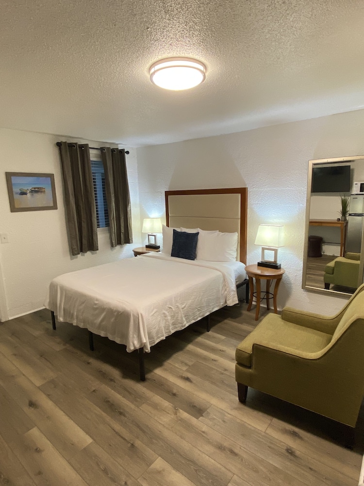 American Inn view 4