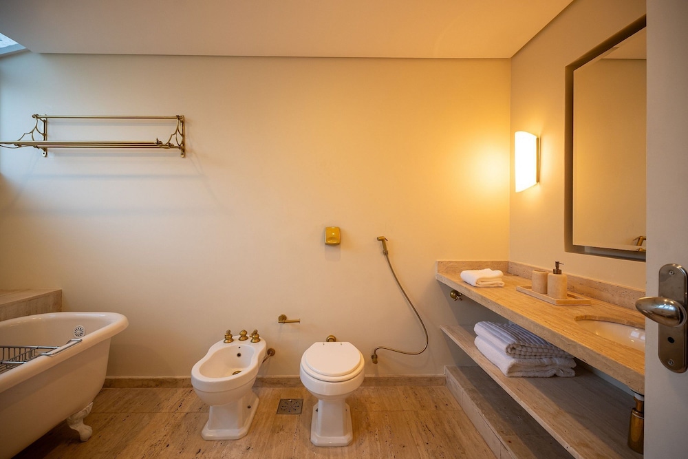 Angra - Mombaça | Mansão Espetacular Beira-Mar, 7 Suites - por Casapē Rio
