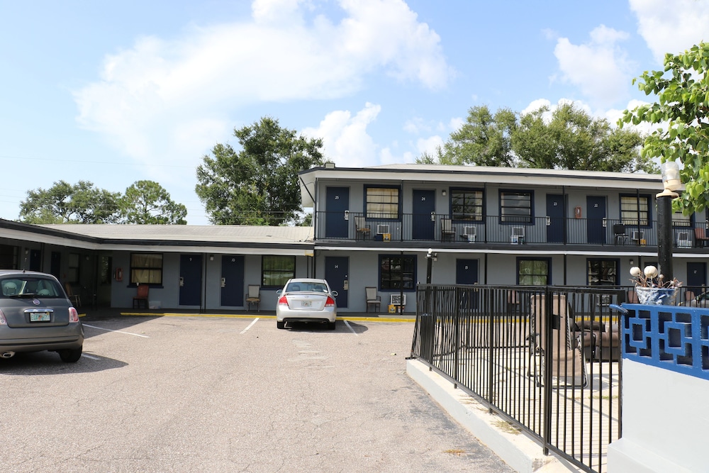 Dunedin Cove Motel