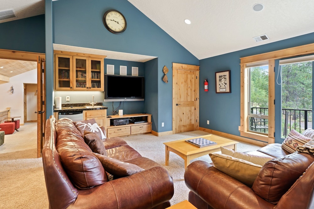 4 Red Fir 6 Bedroom Home