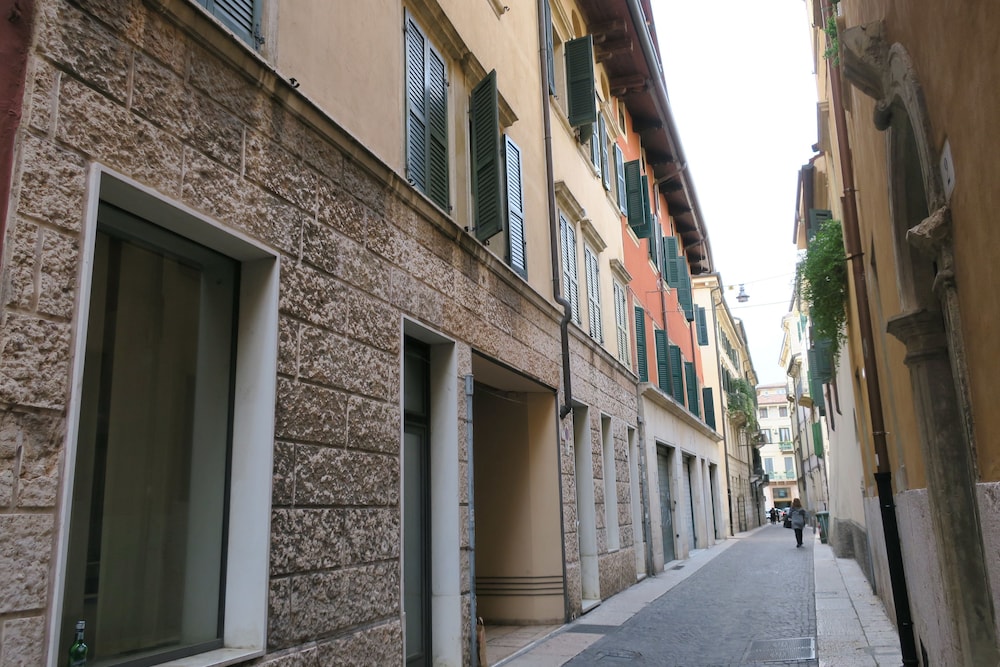 Verona Journeys