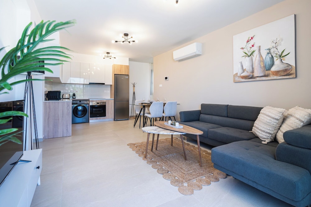 Jas Living Apts & Balconies in Larnaca