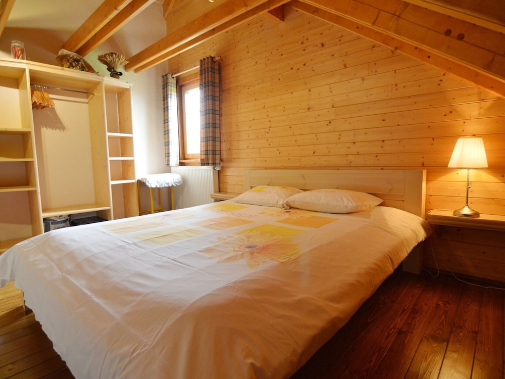 Affluent Chalet in Septon with Whirlpool, Sauna, Hot Tub view 2