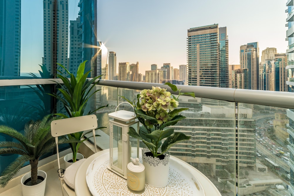 Dream Inn Dubai Bay Central