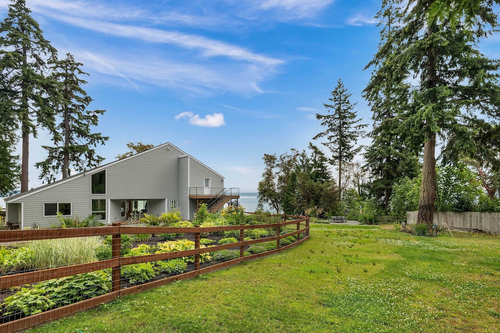 Hike, Bike & Explore: Oceanfront Kingston Getaway view 3