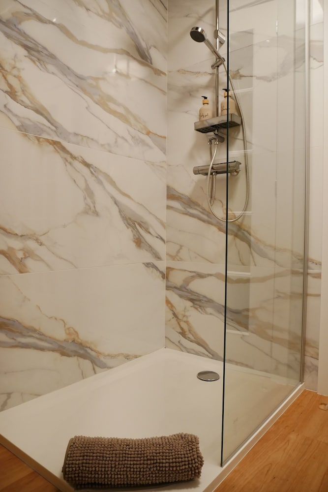KH Lezama Suites