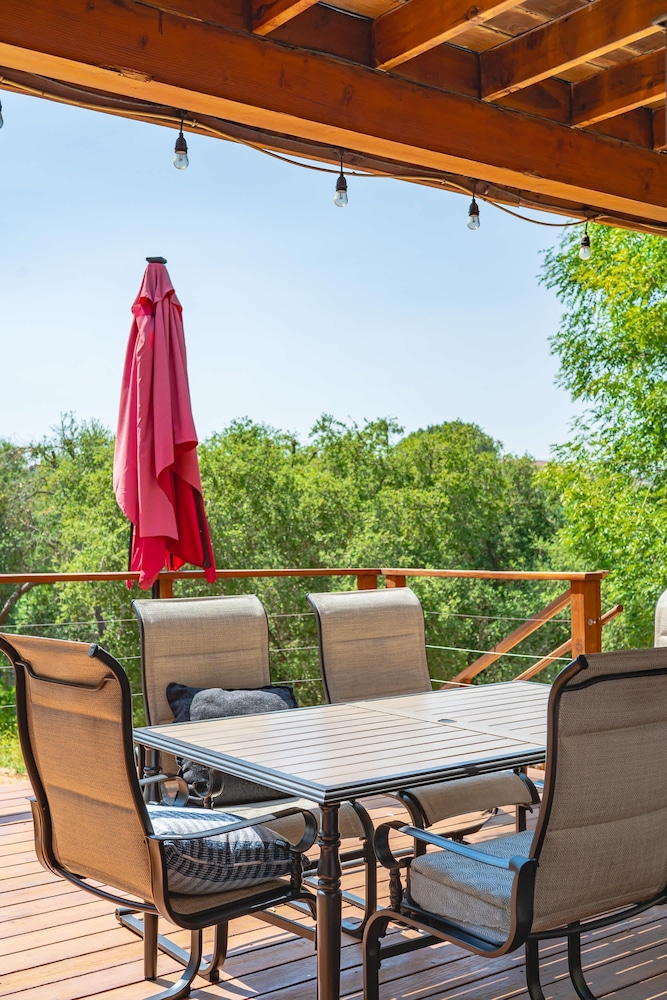 Mountain View Family Retreat w Game Room Scenic Decks