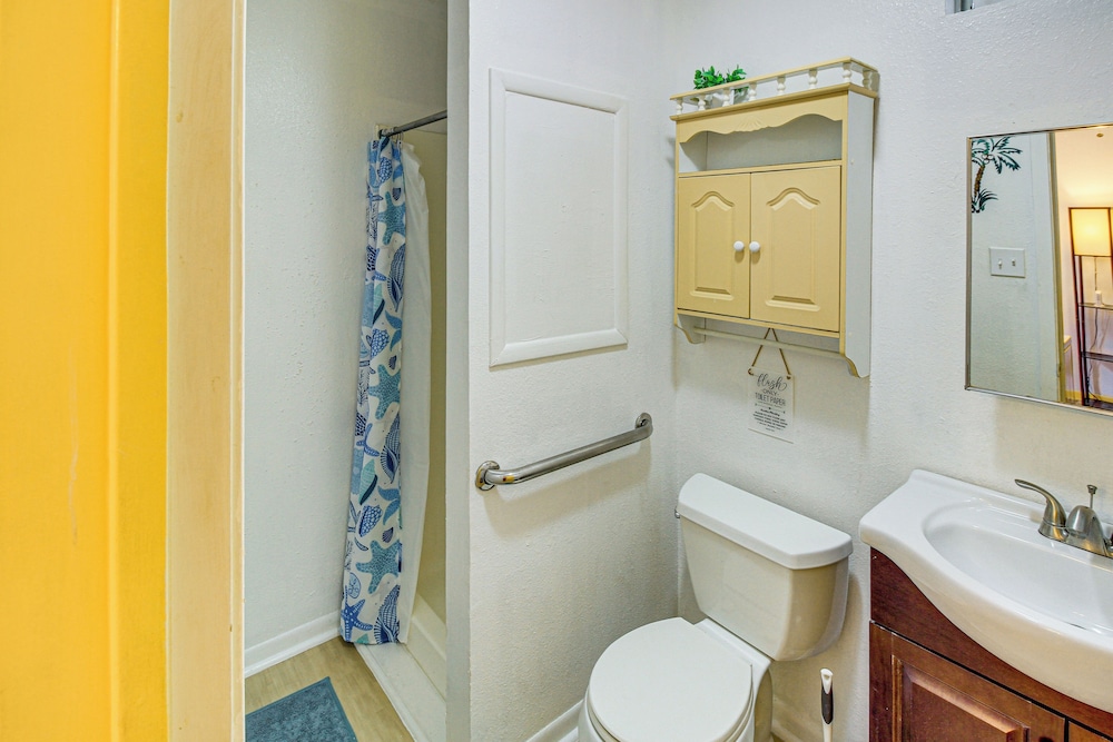 4 Mi to Mcgee Beach: Corpus Christi Home w/ Patio