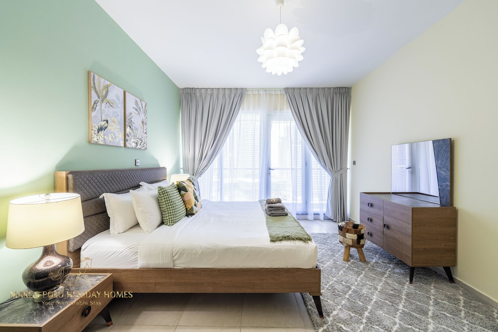 Marco Polo - Striking Lake Views at JLT | 1 BR | 2 Balconies
