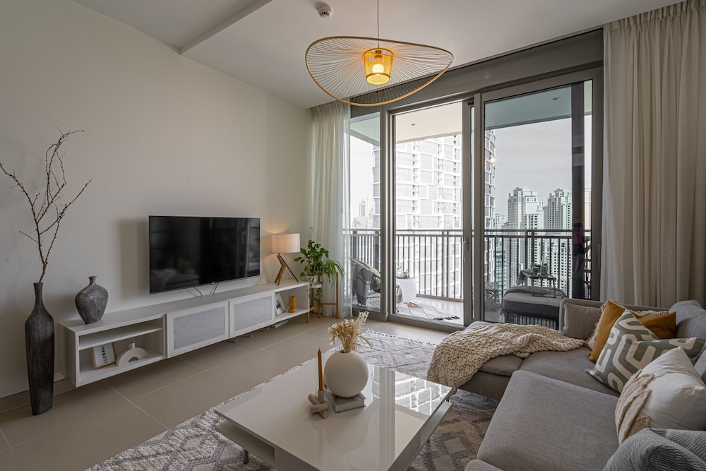 HiGuests - EMAAR 52-42