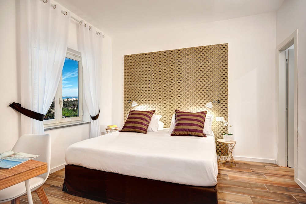Sorrento Golden Apartment view 3