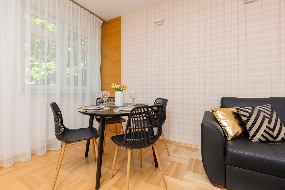 Jana Brożka Apartment Warsaw by Renters view 3