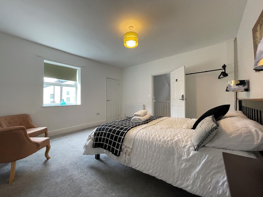 Golden Triangle Townhouse