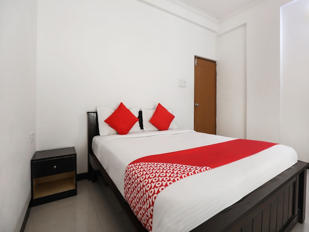 OYO 29638 Gmr 18 Hotel