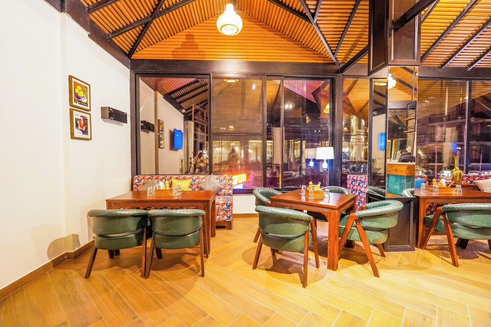 Carom Hotel Manali