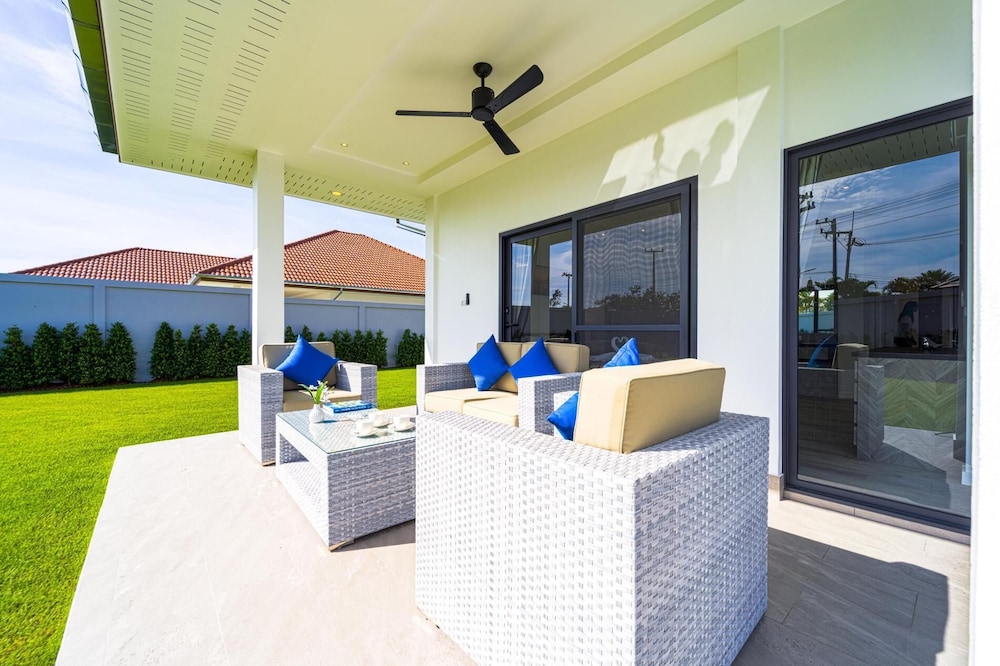 New Modern 3 Bedroom Villa MB35