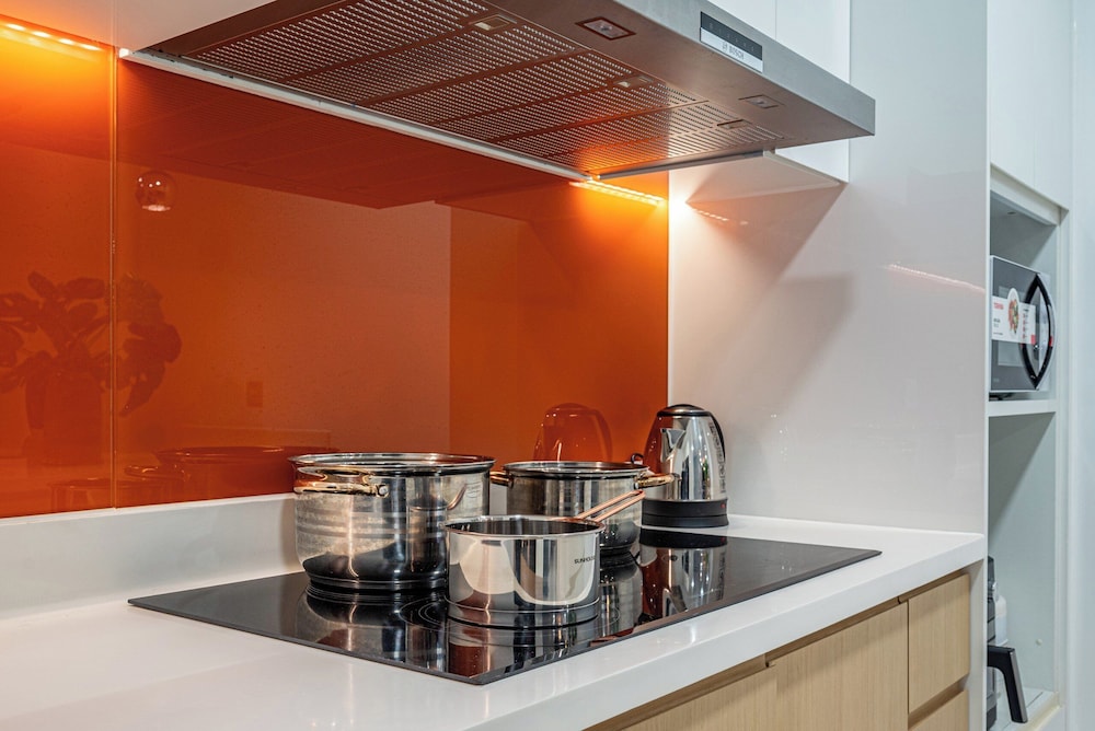 SUNWAH PEARL Premier Residence