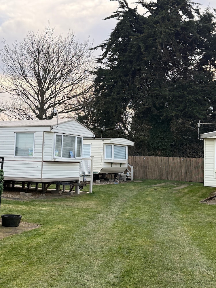 Seaside Getaways - Happy Days Chapel st Leonards