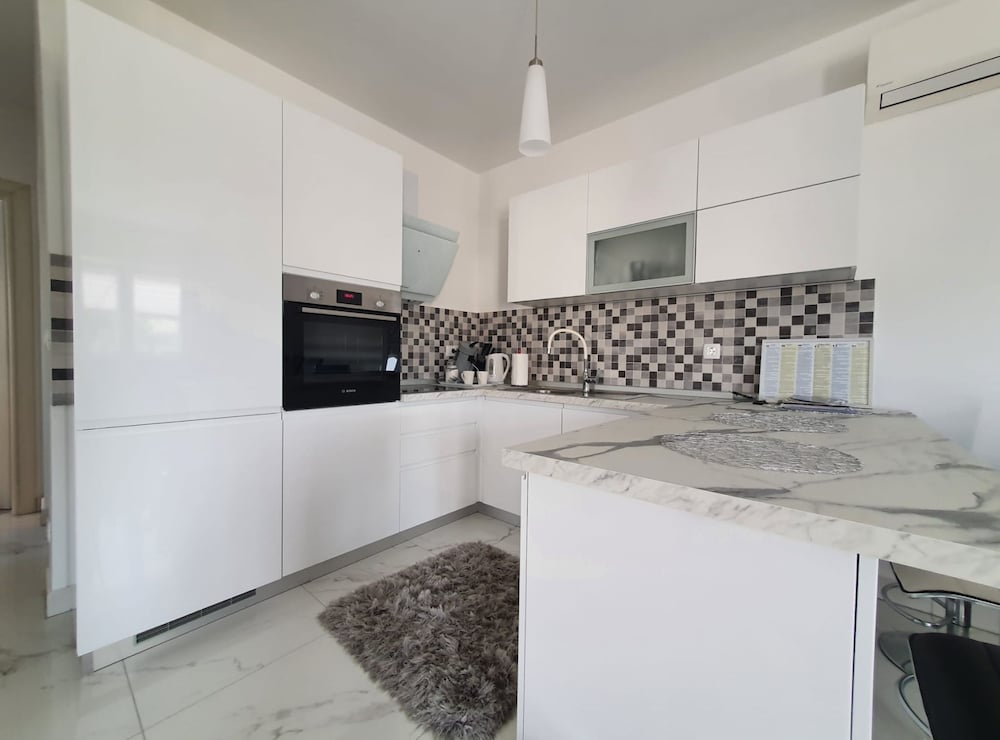 Kastel Novi Elegant and Stylish Apartment With Terrace and Patio