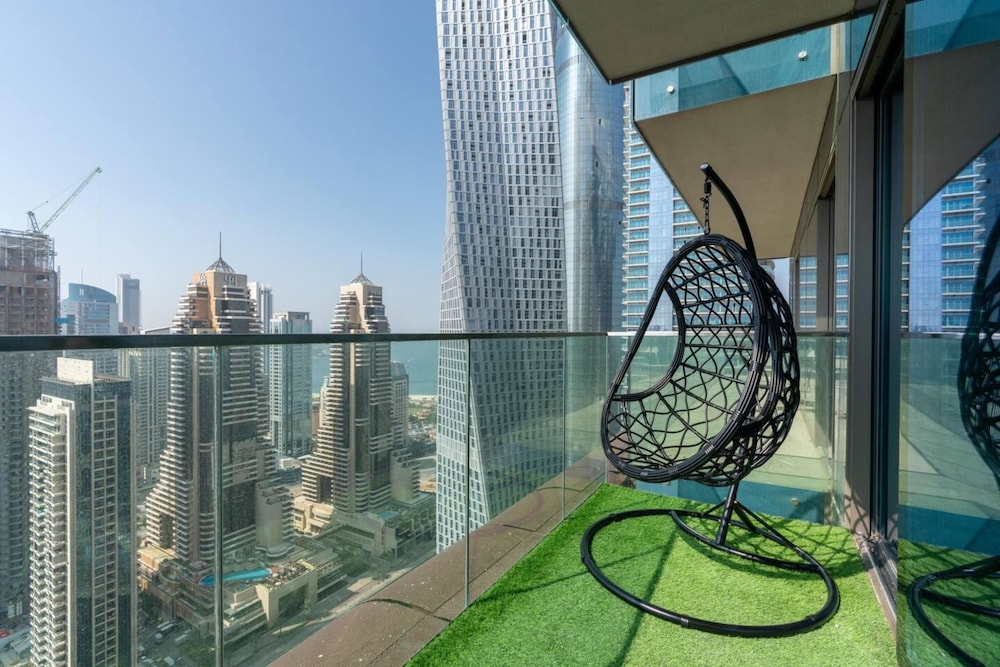 Stunning 1BD Apartment 15mins to Marina Promenade!