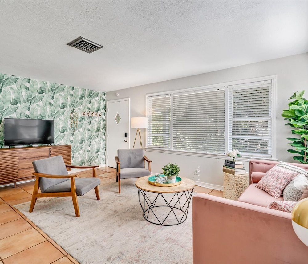Downtown Sarasota 2BR Cottage