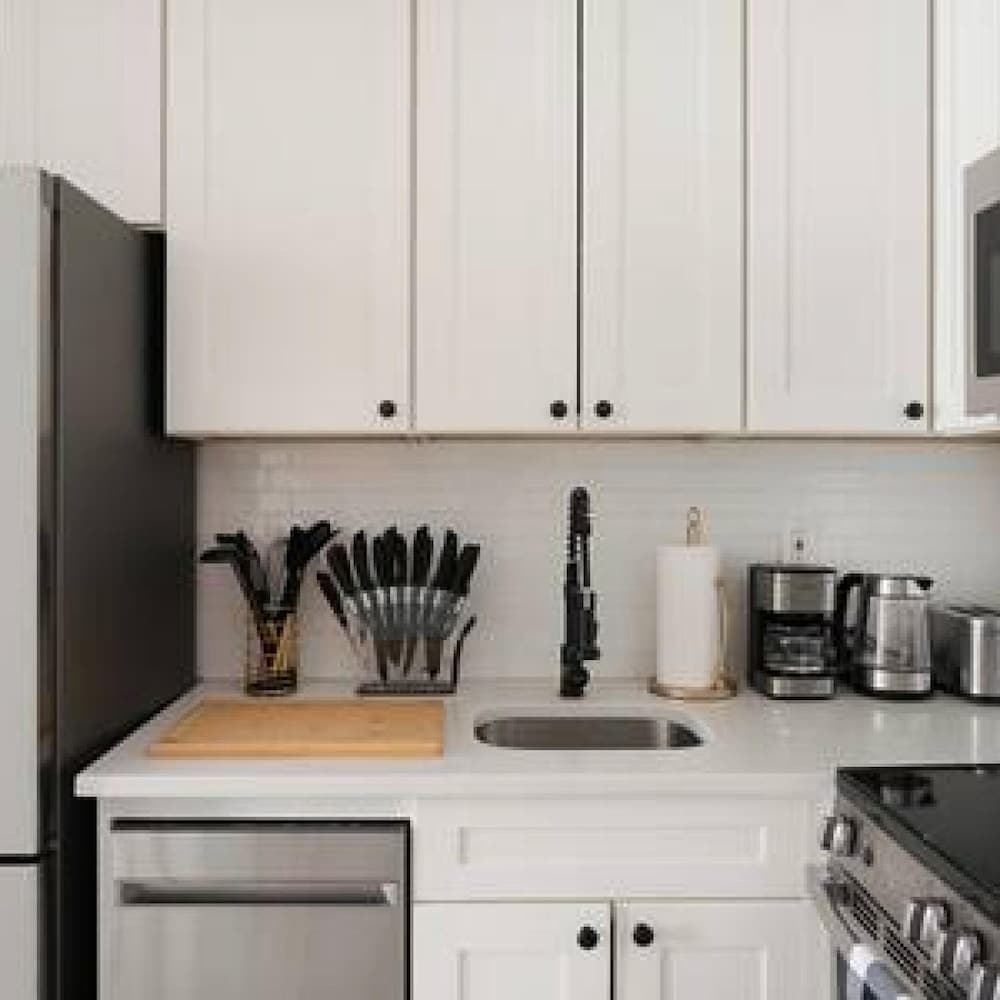 New Modern Studio UES W D