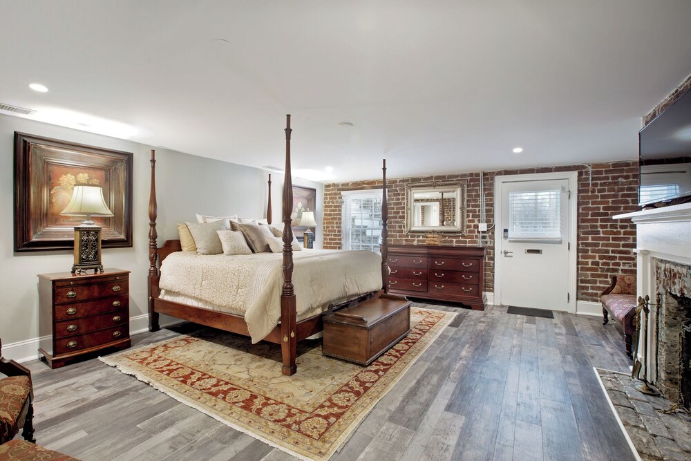 Restored Historic Home 5 BR 4.5 Bath