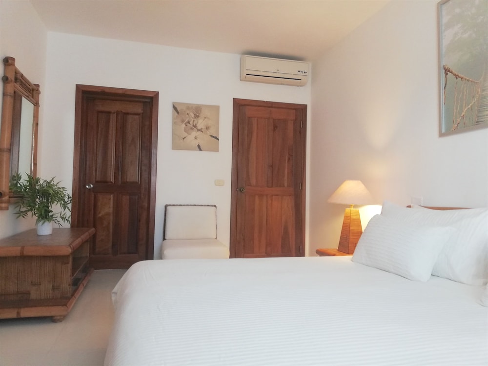 Los Corales Tropical Beach Resort & SPA