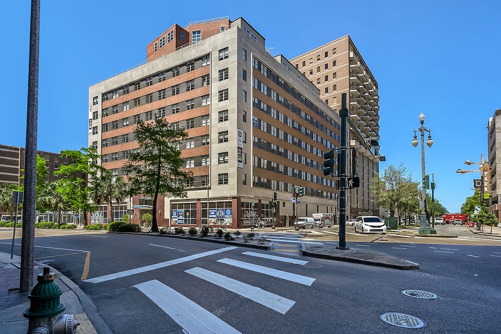 New Orleans Vacations - Modern Condo in Downtown New Orleans - Property Image 1