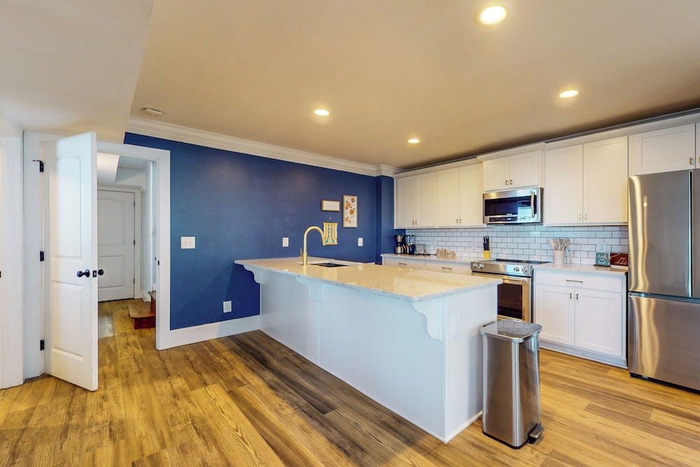 3 BR Home: Dog Friendly w/ Scenic Views & Pool