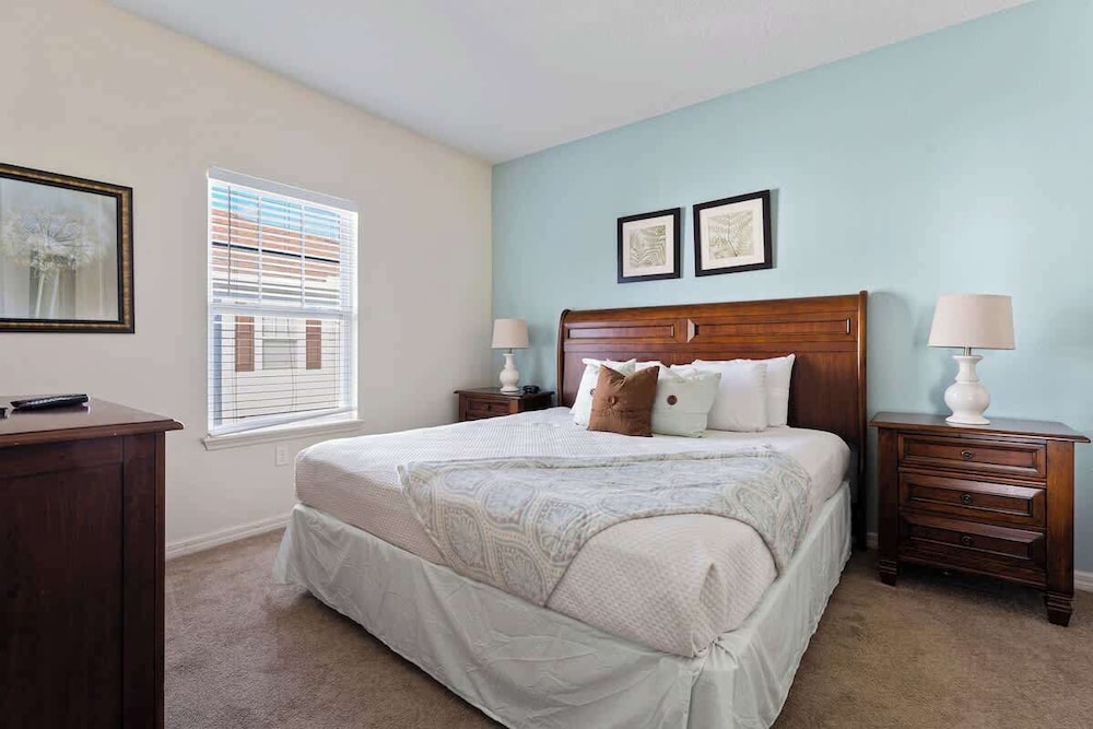 Welcoming 4 BR Sleeps 10 Guests