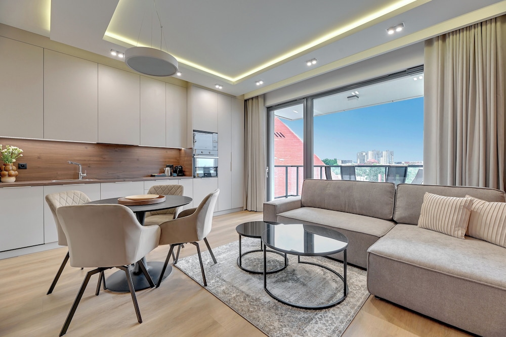 Brabank Riverside & Parking by Downtown Apartments