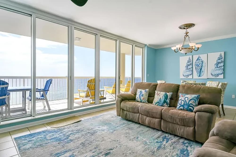 Silver Beach Towers 1003 West