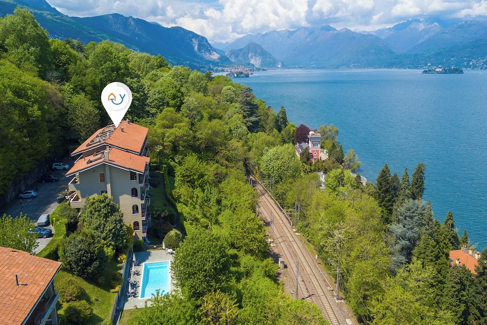 Mon Reve Lake View Pool, Stresa