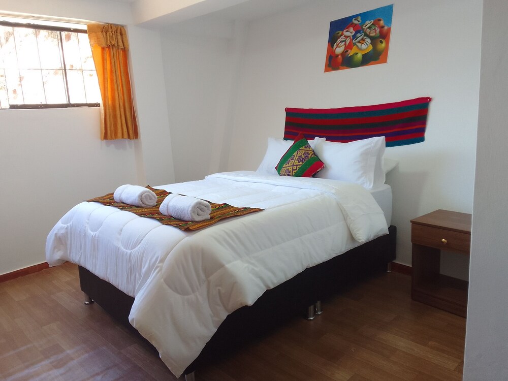 Avenue Ayahuayco view 5