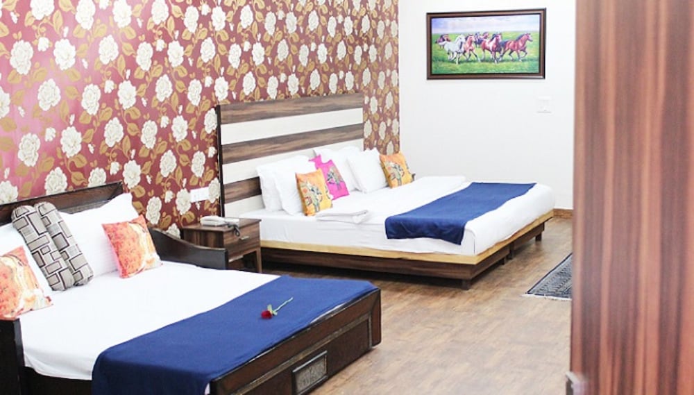 Adhunik Hotel Behror
