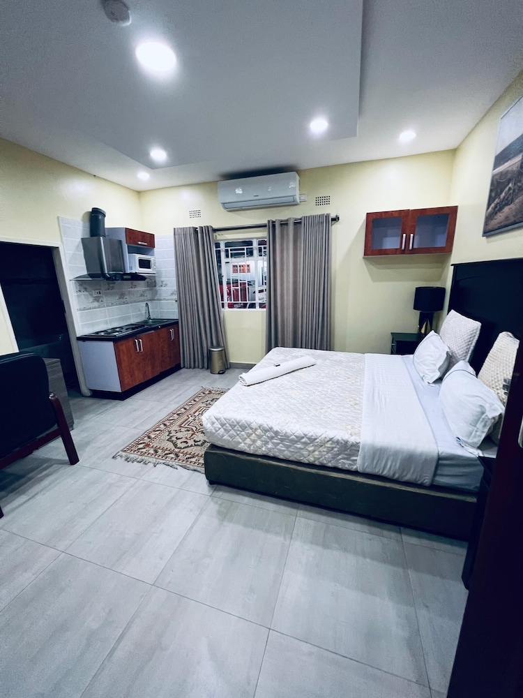 ELON MOREH LODGE