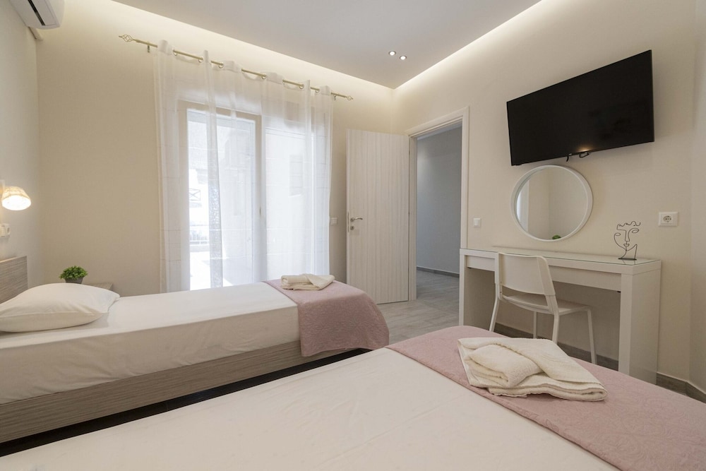 Sabbia Seafront Apartment 3 by Rentalspro
