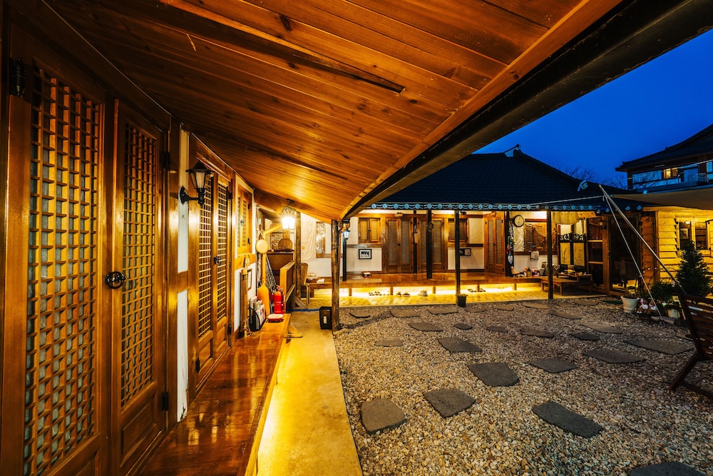 Hohomom Guesthouse