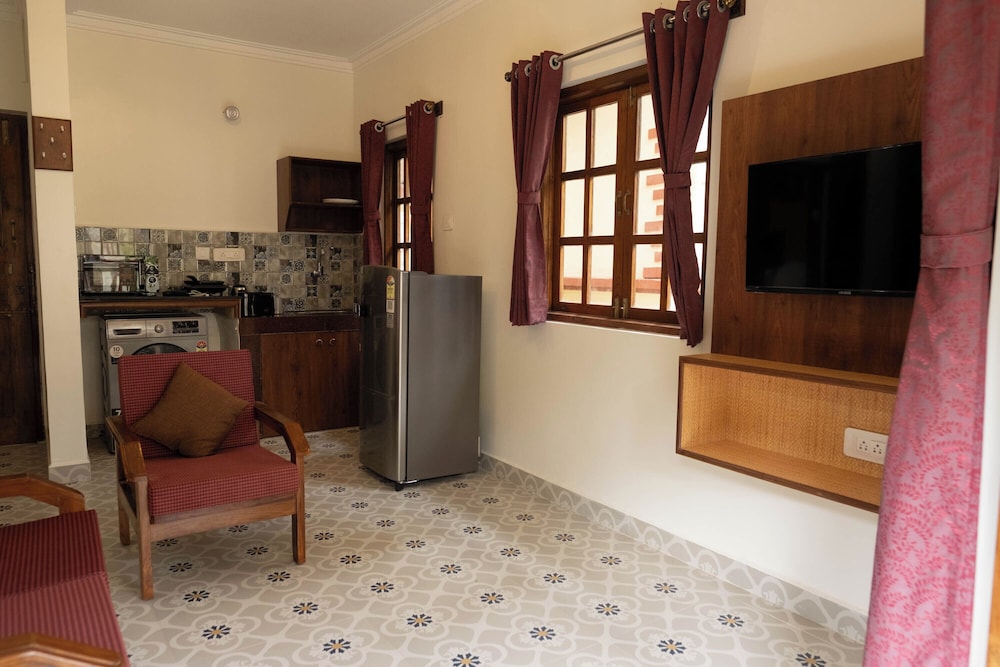 VISTAR HOLIDAYS
