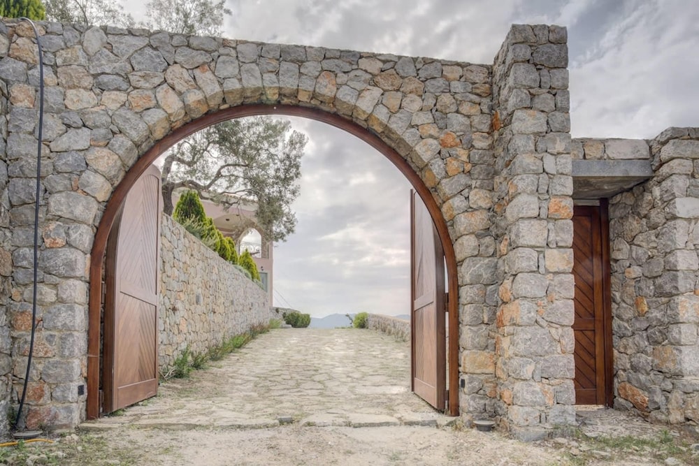 Filistron Seaview Guesthouse -tranquil Coastal Gem view 4