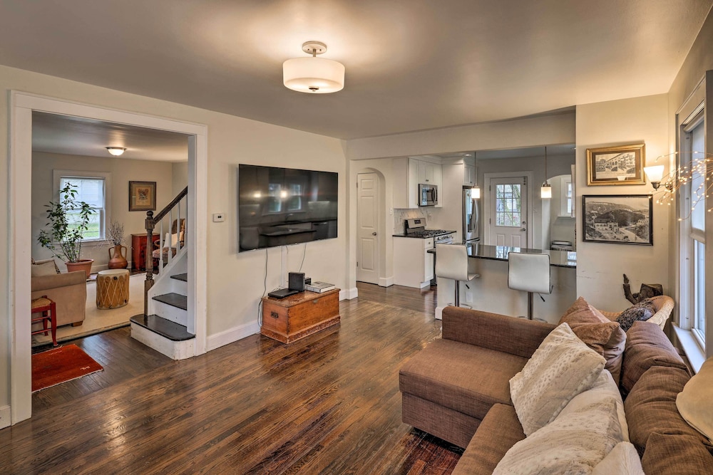 Bridgeport Vacations - Bridgeport Vacation Rental - Walk to Beach! - Property Image 17