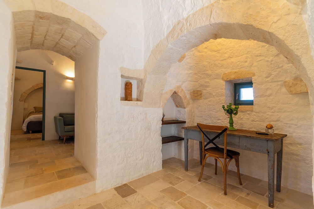Trullo Pietra Rossa with Pool by Wonderful Italy