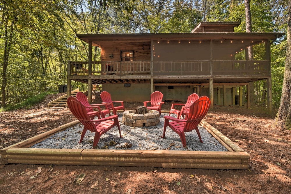 Blue Ridge Cabin: Hot Tub, Fire Pit & Grill! view 3