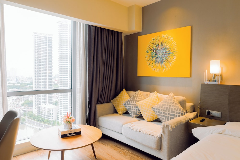 Hotel Residences at Acqua